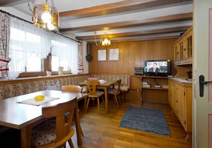 200 m² House ∙ 1 bedroom ∙ 8 guests
