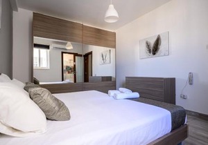 F11 Room 1, Private double room with private bathroom in shared Flat