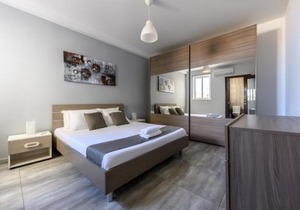 F9 Room 1, Private Double room with private bathroom in shared Flat