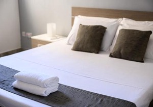 F9 Room 1, Private Double room with private bathroom in shared Flat