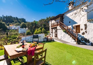 Holiday cottage with shared pool in Valleseco