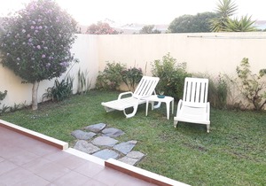 Magnificent house with pedestrian access to the river, the beach and the city center.