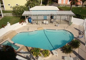 ONLY In-Town Neighborhood w/Restaurant, Bar, Pool/Hot Tub, Beach & Cart Access