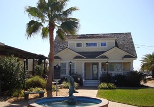 ONLY In-Town Neighborhood w/Restaurant, Bar, Pool/Hot Tub, Beach & Cart Access