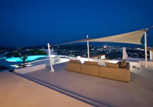 Suite Ruby one bedroom suite with shared pool in Agia Sofia