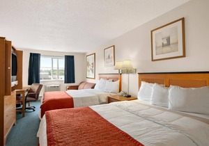 Travelodge by Wyndham Port of Tacoma WA