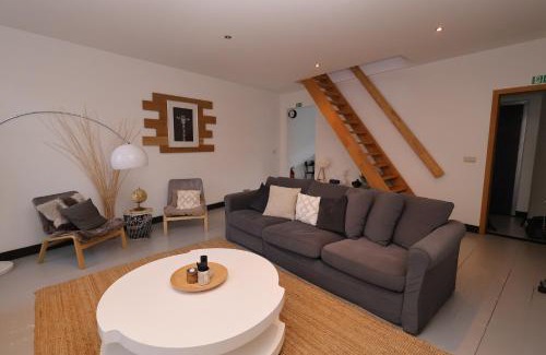 Leffe House | À deux PATENIER de Dinant