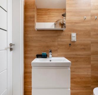 Srodmiescie Apartment | Łódź Fabryczna Deluxe Studio