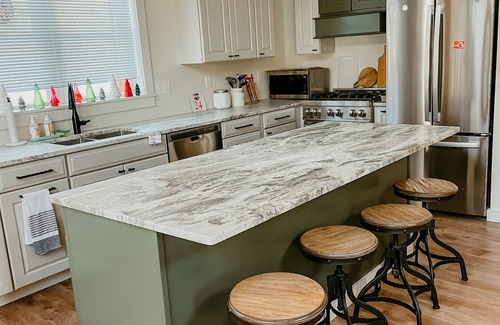 Eidelweiss Village House | ʕ ᴥ ʔ Mountain views, minutes to beaches, family friendly, close to N Conway.