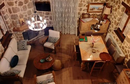 Ano Trikala House | Νόστος