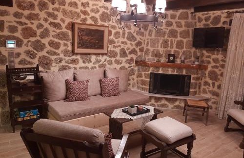 Ano Trikala House | Νόστος