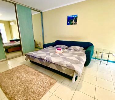 Podil Apartment | Апартаменти біля Поштової площі на другому поверсі