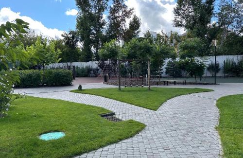 Shevchenkivs'kyi District Apartment | Апартаменти з терасою