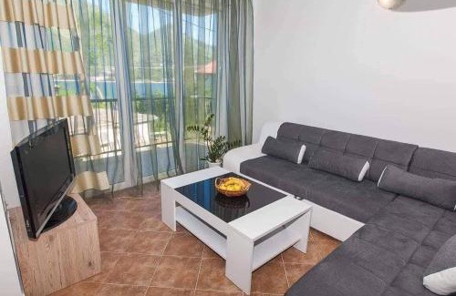 Kamenari Apartment | Апартаменты в Каменари