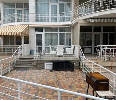 Karolino-Bugaz Apartment | Апартаменты Золотой Бугаз