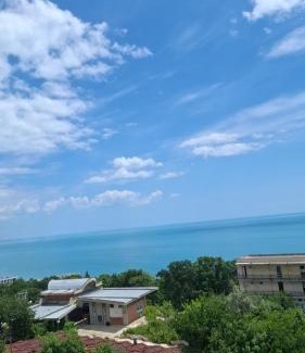 Saints Constantine and Helena Apartment | Апартамент Кабакум