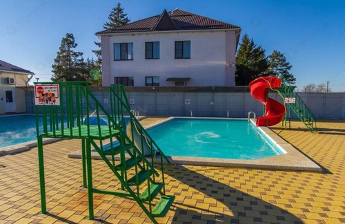 Mostovskoy Resort | База отдыха "Изумруд"