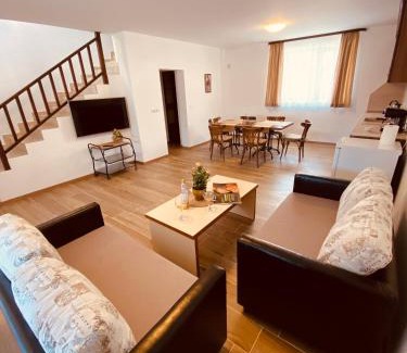 Razlog House | БЕЛИТЕ КЪЩИ