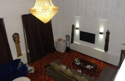 Shymkent House | Вилла в городском парке