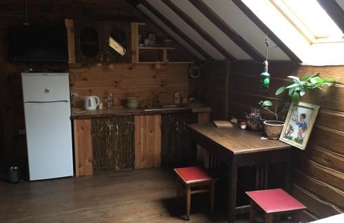 Maliyevtsy Bed & Breakfast | "Волчья хижина"