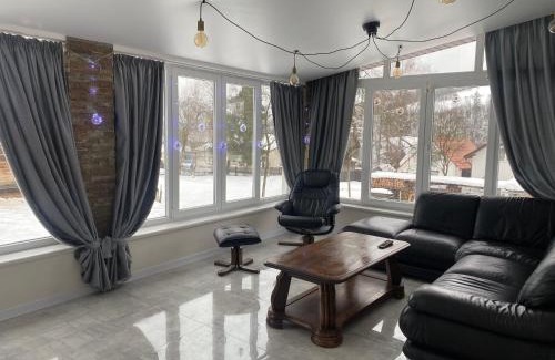 Soymy House | Вілла Смерекова хата