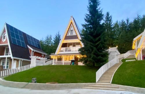 Chornomorsk Apartment | Двоповерховий апартамент у котеджі FREEMAN-3b з грилем та альтанкою над річкою