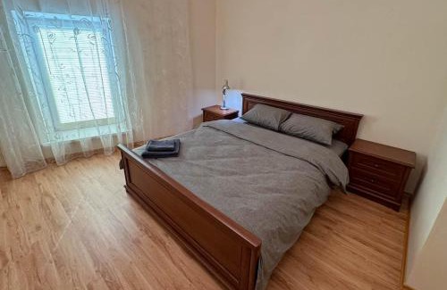 Podil Apartment | Двоповерхові автентичні апартаменти біля парку Шевченка