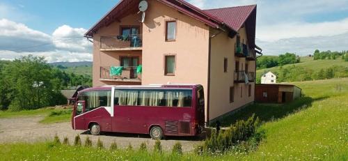 Yasinya Cabin | Дзвін Карпат