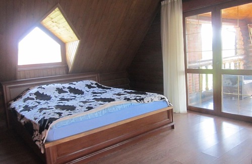 Desnyans'kyi District House | Дом из сруба