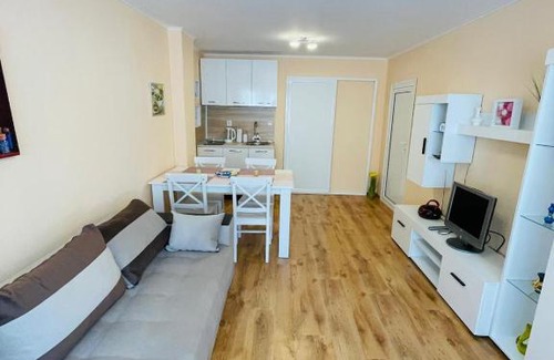 Kazanlak Apartment | Елегантна стая за гости Стефи в центъра на Казанлък, Партер