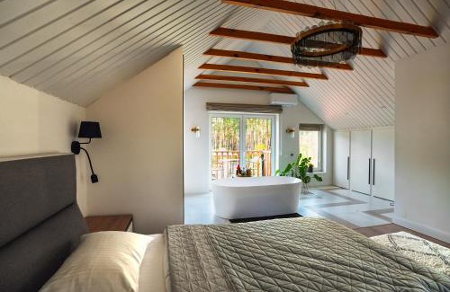 Hlibivka House | Заміський будинок з каміном та ванною з панорамним видом в ліс