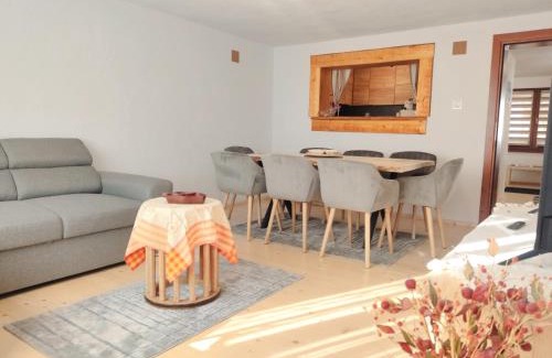 Stoykite Apartment | Калиновата къща