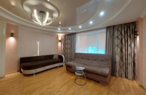 Lutsk Apartment | Класичний Люкс біля Порт сіті