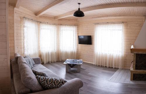 Bukovel Cabin | Котеджі “Друзі”