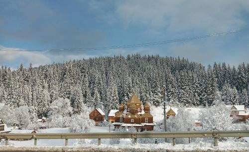 Palyanytsya House | Котеджі Зоряне Небо