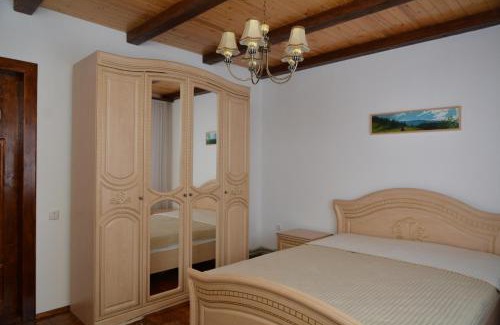 Verkhovyna House | Котедж Соняшник