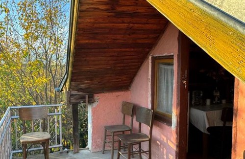 Kazanlak Other | КЪЩА в Казанлък, 2 Стаи с 3 Легла без Ток и Вода, Външна Тоалетна, Всеки Чисти след себе си! VILLA HOUSE in Kazanlak 2-Rooms & 3 Beds, No Electric, Water or WC, use Outhouse, Bring Water, Tidy after Yourself