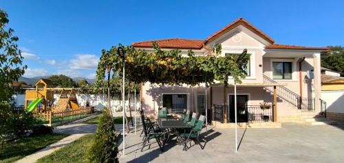 Hisarja Villa | Къща за гости Етерна - Guest house Eterna