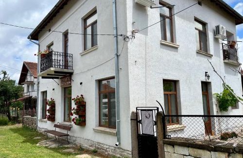 Petrevene House | Къща за гости Куклите Петревене