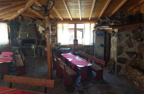 Dospat House | Къща за гости с механа Баджо