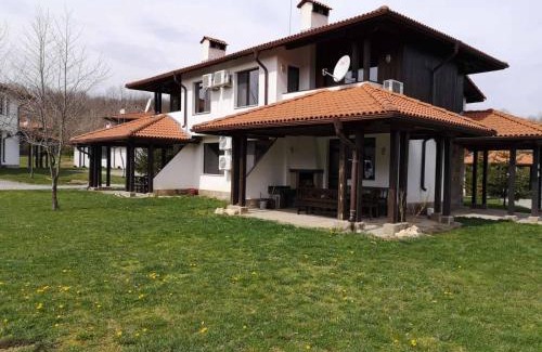 Oreshak House | Марковската къща