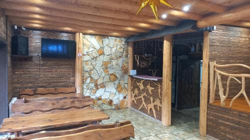 Myslivka House | Маєток горгани