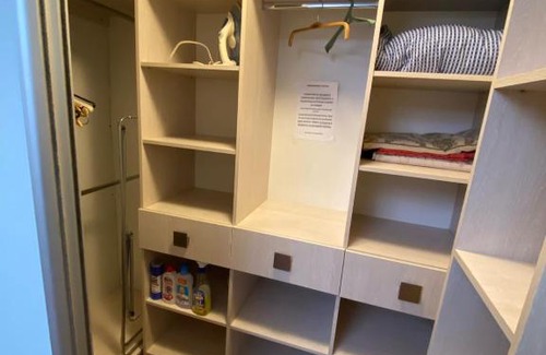 Pervomayskoye Apartment | Однокомнатная на театральном проспекте (5 минут от бульвара Пушкина)