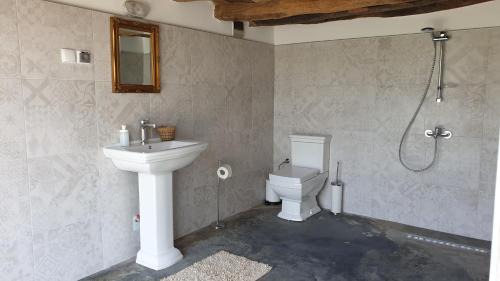 Letnitsa House | Онгъл запад