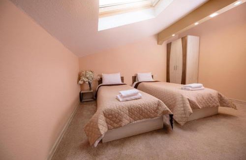 Opaka Hotel | Плувен комплекс Фъц