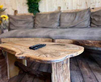 Krayni Dol Villa | Приказната къщичка на Смърфовете