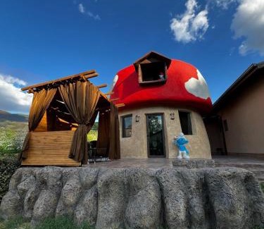 Krayni Dol Villa | Приказната къщичка на Смърфовете