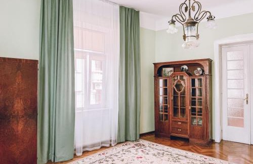 Chernovtsy Apartment | Простора 2-кімн квартира в центрі Чернівців на Турецькій 18