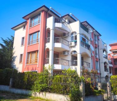 Ravda Apartment | Светлая квартира на 4 этаже