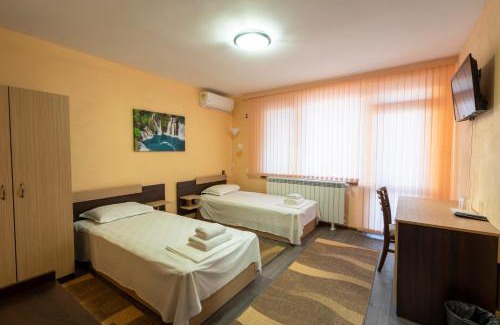 Veliki Preslav Hotel | Семеен хотел ПРЕСЛАВ